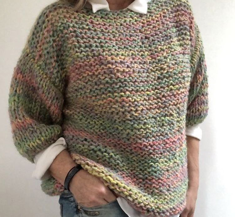 свитер с комбинированными цветами