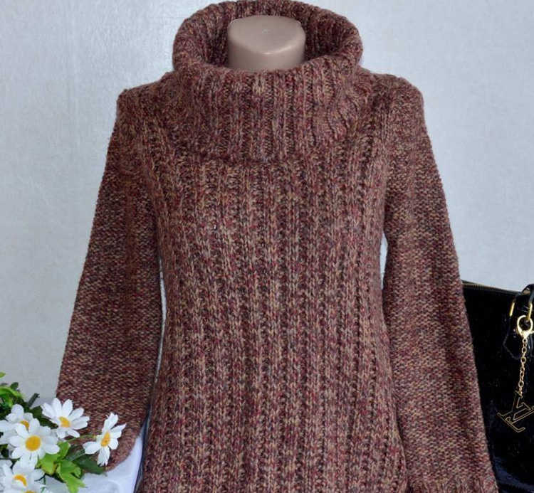 теплый женский вязаный свитер