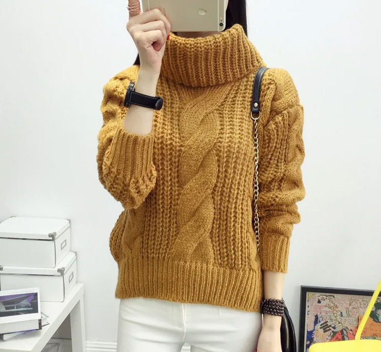 теплый женский свитер горчичного цвета