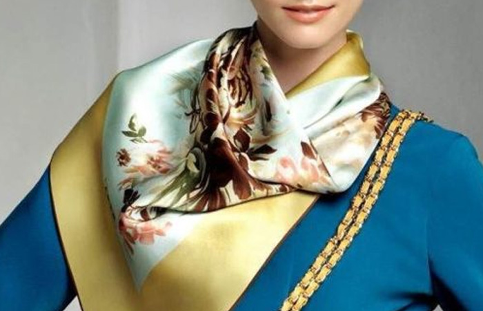 женский шейный шелковый платок